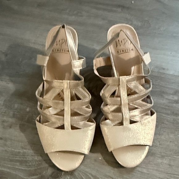 NWOT Impo Women's Gold Strappy Sandals - Picture 1 of 6